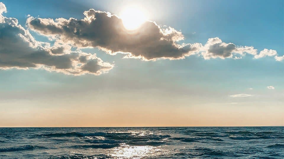 How to Treat a Sunburn with Skincare