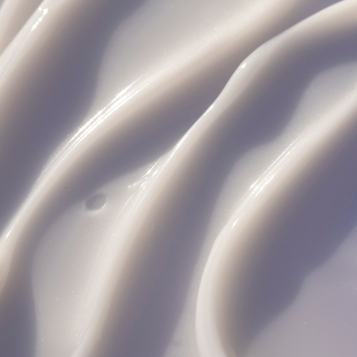 Texture of The Dewy Serum