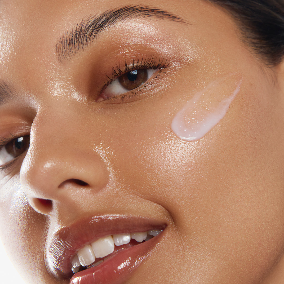 The Dewy Milk Moisturizer, model application